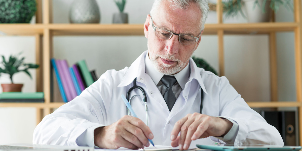Jede vierte Ärztin bzw. jeder vierte Arzt war Ende 2021 mindestens 60 Jahre alt