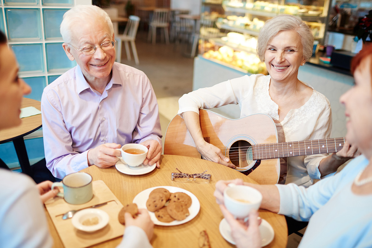 Schweizerinnen und Schweizer wünschen sich mehr Zeit für ihre Freundschaften