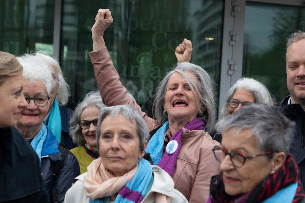 Der Weg der Klimaseniorinnen in einem neuen Buch