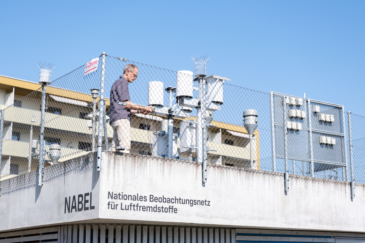So viel Mikroplastik gelangt aus der Luft in Böden und Gewässer